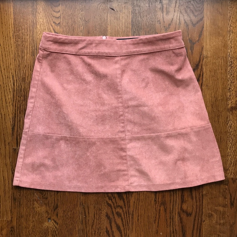 Lulu’s suede mini skirt